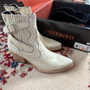 Freebird Morgan Cream Ankle Boots with Buckle - Brand New size 6 (fits 7)